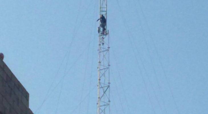 غزة-شاب-يحاول-الانتحار-من-أعلى-برح-إرسال