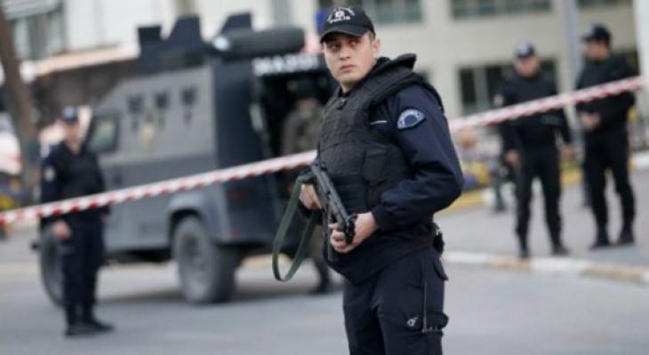 مصرع شخص وإصابة 2 آخرين إثر هجوم مسلح على مطعم في إسطنبول