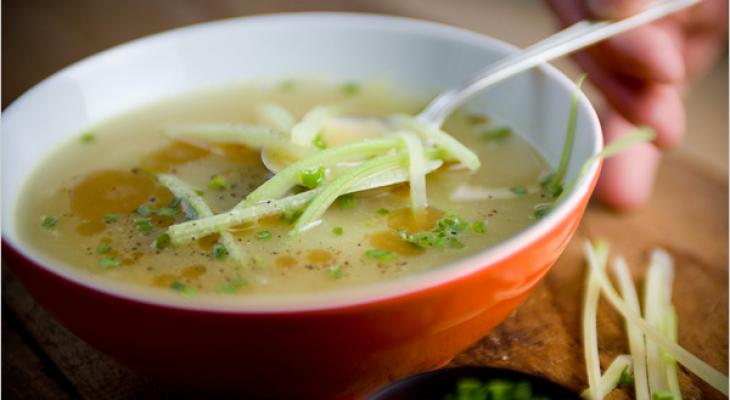 Potatoes-and-celery-soup