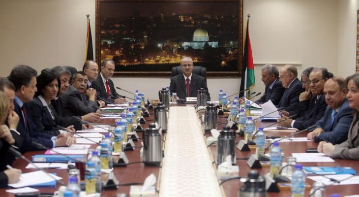 الحكومة تكشف عن أسباب الخصومات التي طالت موظفي السلطة بالقطاع.jpg