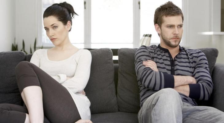 لم يتم الإسناد بعد-o-COUPLE-ARGUING-facebook