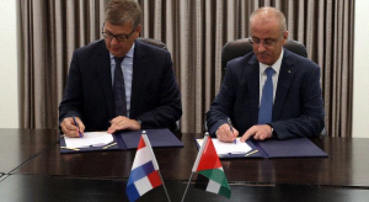 ممثل هولاندا والحمد الله