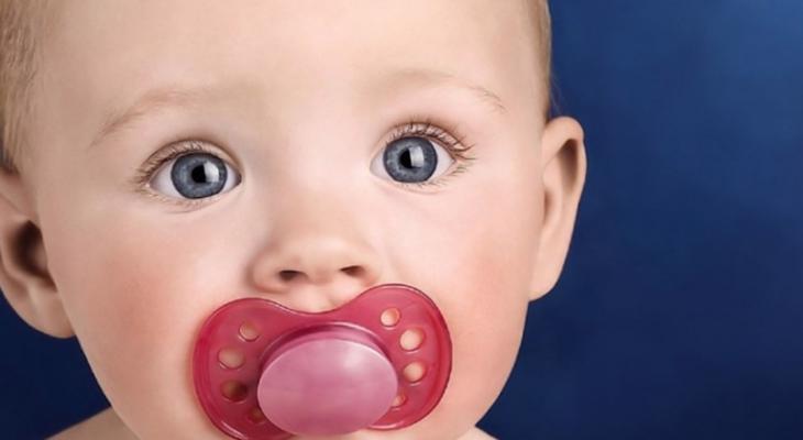 pictures-baby-pacifier-face-wa-521561-980x498