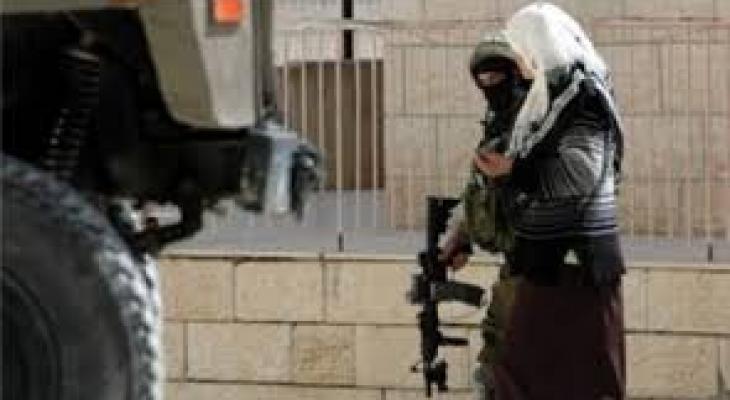 اعتقال فتاة