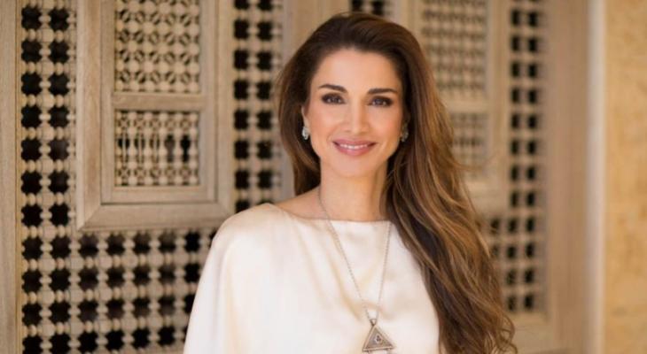 الملكة رانيا في إطلالة راقية بتوقيع جورج شقرا