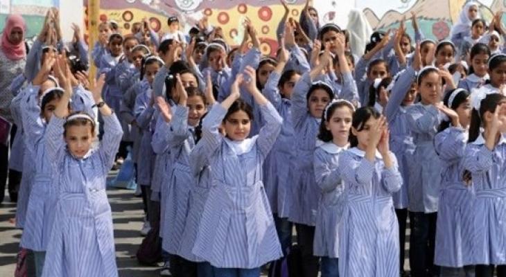 الأونروا توزع حقائب مدرسية على أكثر من 6 آلاف طالب في غزة