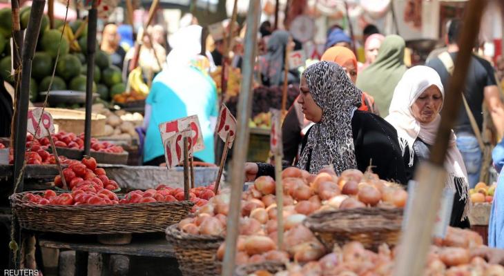 كيف انقلبت عادات المصريين الشرائية بتعويم الجنيه؟