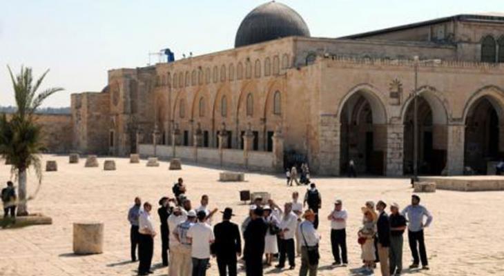 14 مستوطناً يقتحمون المسجد الأقصى