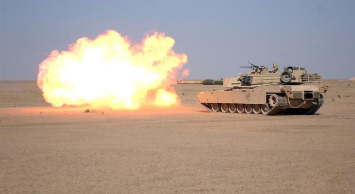 M1A1_firing_main_gun_3