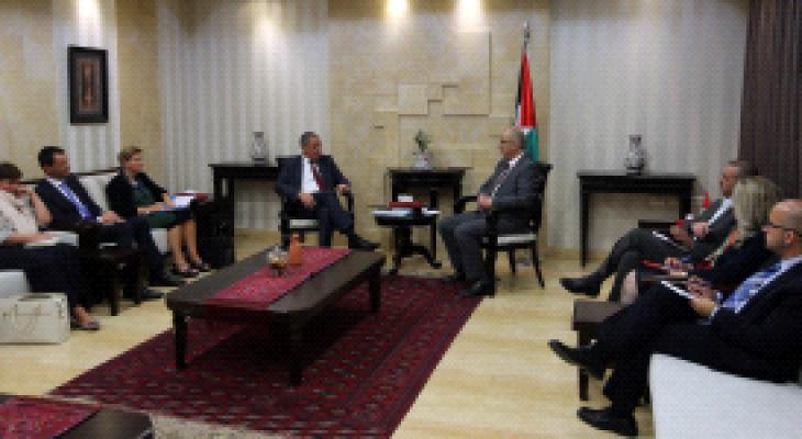 الحمد الله يبحث مع ممثل الاتحاد الأوروبي سبل تعزيز إقامة مشاريع تنموية