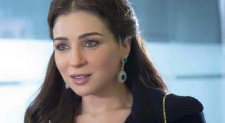 مي عز الدين تنشر صورة مع والدتها وهكذا علقت عليها