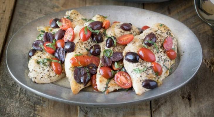 One-pot-30-minute-chicken-with-tomatoes-olives-31-980x490