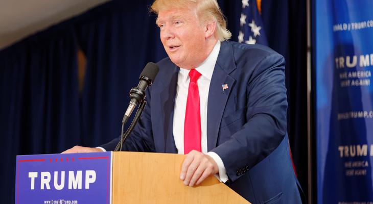 Donald_Trump_Laconia_Rally,_Laconia,_NH_4_by_Michael_Vadon_July_16_2015_20