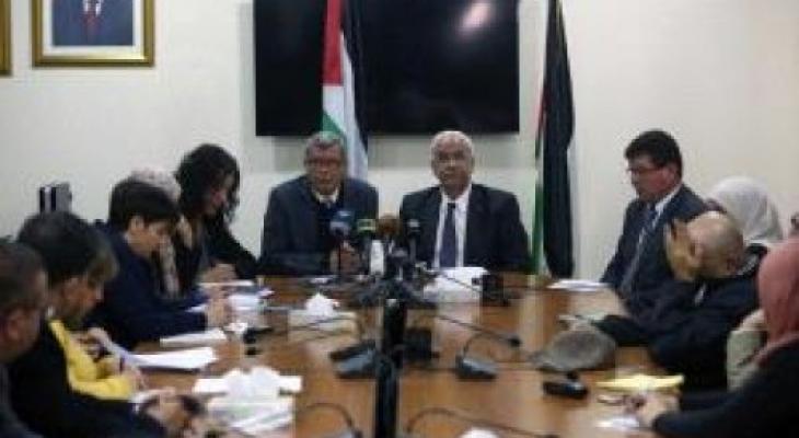 عريقات يدعو لوضع حلول استراتيجية لقضية الأسرى