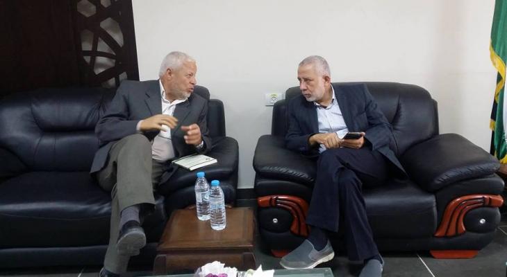 وفد من الجهاد الإسلامي يغادر غزة إلى القاهرة عبر معبر 