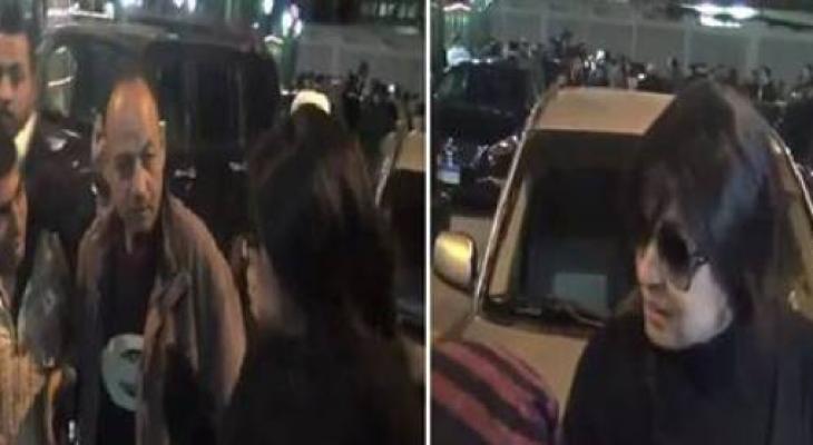 بالفيديو :شاب يتحرش بـ فيفي عبده في عزاء "كريمة مختار ".. شاهدوا ردة فعلها
