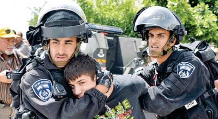 وقفة تضامنية بالخليل مع الأسرى الأطفال في سجون الاحتلال