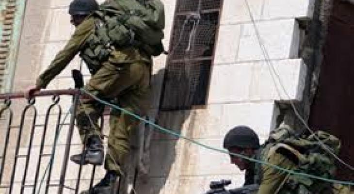 استيلاء على منزل بالخضر