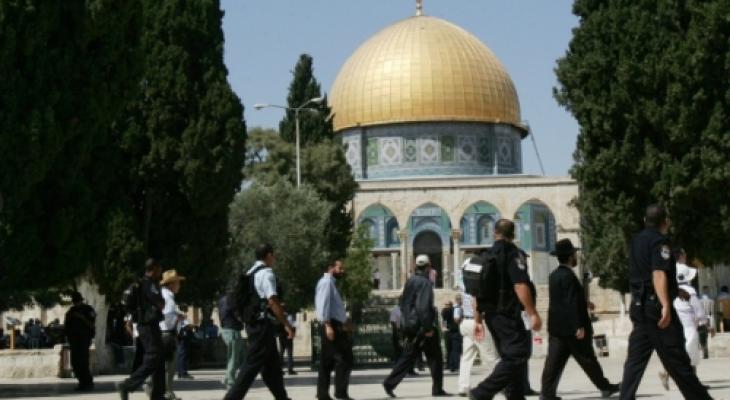 مستوطنون يقتحمون الأقصى
