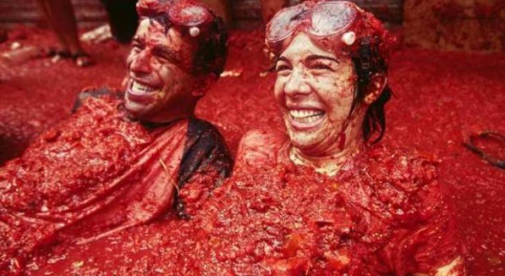 la-tomatina-1-392796-large-jpg-31284775167261428