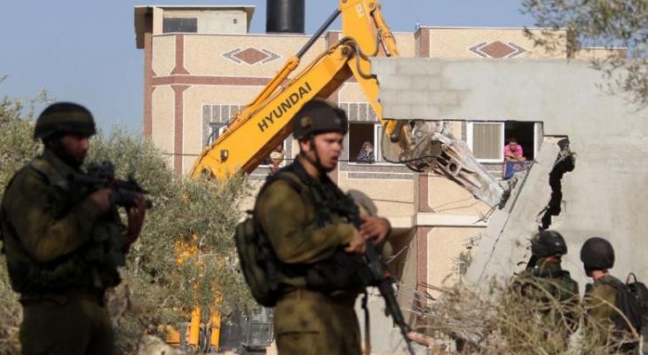 الاحتلال يخطر ناشطا بهدم منزله في القدس