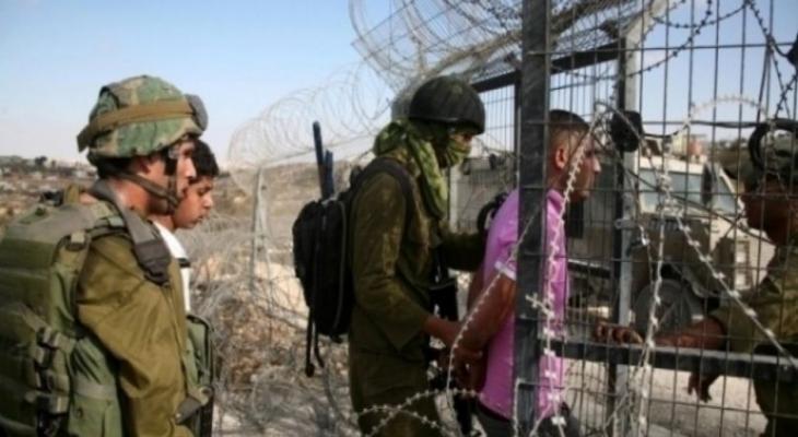 قوات الاحتلال تعتقل فلسطينياً حاول اجتياز السياج الفاصل.jpeg