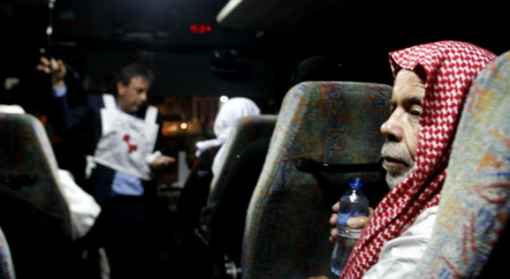 الاحتلال يمنع 15 من أهالي أسرى غزة من زيارة أبنائهم.png