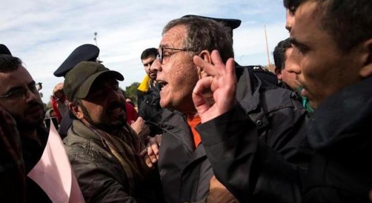 مهاجرون غاضبون يحتجون على وزير يوناني