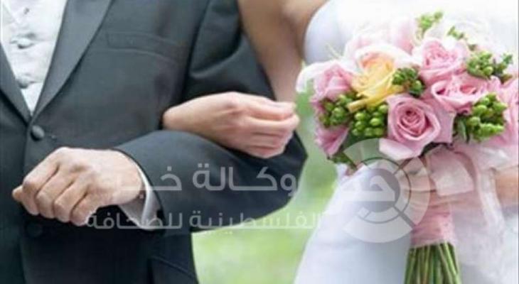 عريس يطلق العروس وهي ترتدي فستان الزفاف والسبب