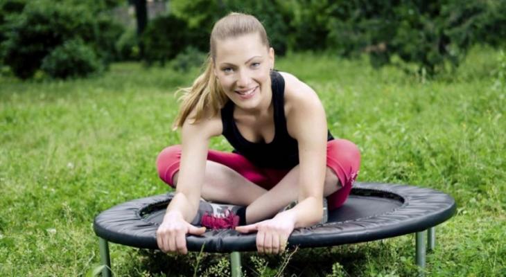 trampoline-workout-tone-your-lower-body-980x490