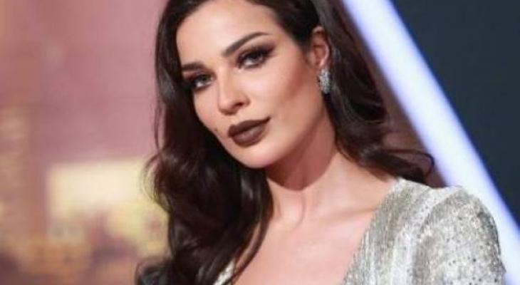 بالفيديو : نادين نسيب نجيم تكشف سراً عن حياتها الزوجية.. وهكذا غنت "جنوا نطوا"!!