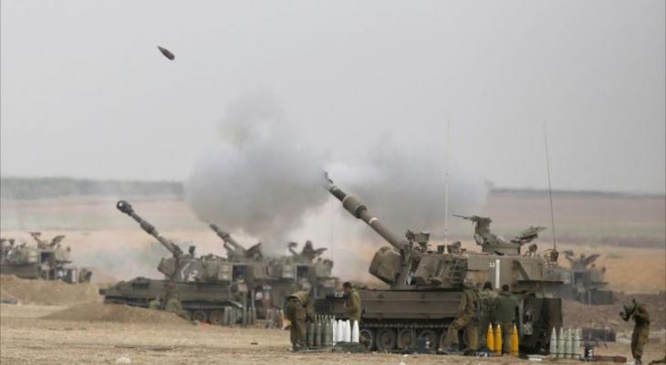 مسلحون يستهدفون جراراً عسكرياً إسرائيلياً على حدود غزة والمدفعية ترد