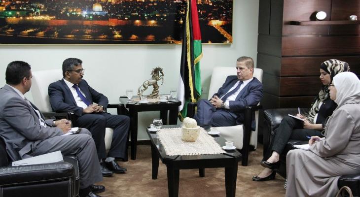 عواد يبحث مع السفير الهندي سبل تعزيز التعاون المشترك