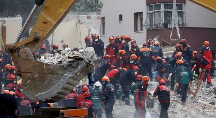 ارتفاع ضحايا انهيار مبنى في إسطنبول إلى 16 قتيلا