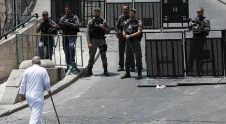قوات الاحتلال تنصب أبراجاً للمراقبة في باب العامود.jpg
