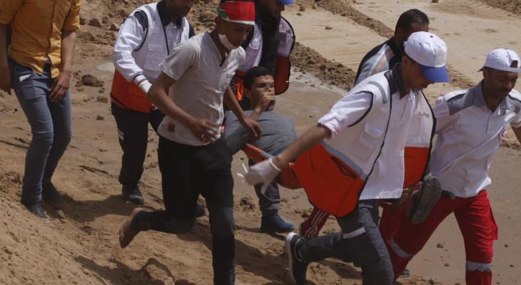 فيديو وصور: شهيد وإصابات في مواجهات الجمعة الثالثة من مسيرات العودة