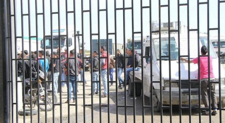اغلاق بوابة كرم أبو سالم الخارجية من قبل تجار "البضائع المصرية"
