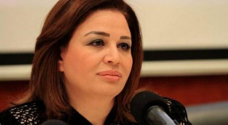 شاهد... صور نادرة لإلهام شاهين لم تروها من قبل!