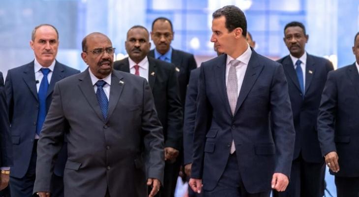 الأسد يستقبل الرئيس السوداني "البشير" في مطار دمشق الدولي