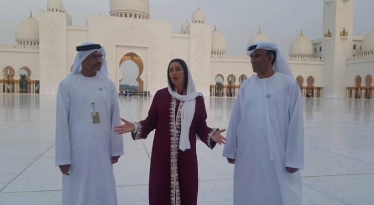 وزيرة الرياضة "الإسرائيلية" تزور مسجد ابو ظبي بدعوة رسمية