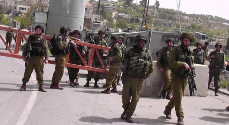 قوات الاحتلال تغلق مدخلًا رئيسيًا في نابلس.jpg