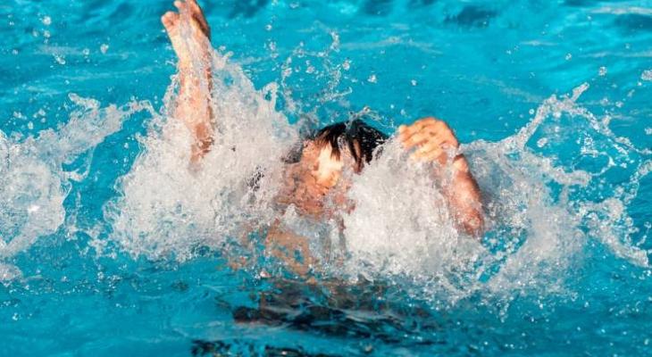 الخليل: وفاة طفل غرقًا في مسبح ببلدة بني نعيم