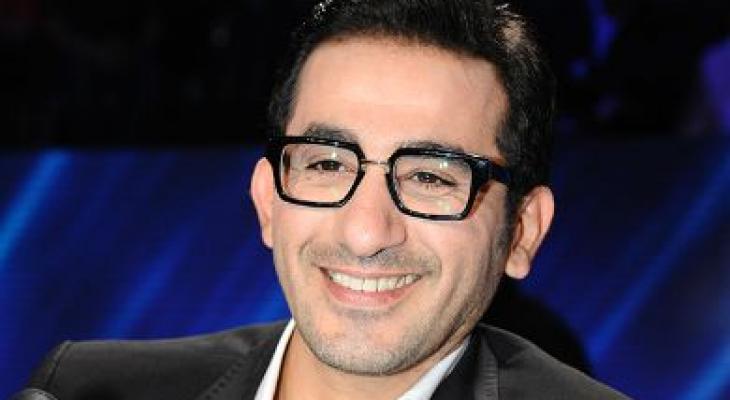 متسابقة تحرج أحمد حلمي بسبب لغته الإنكليزية.. كيف رد؟