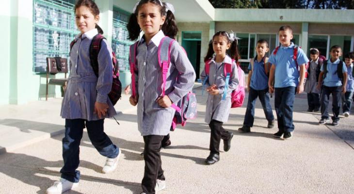 صورة: وكالة الغوث تقرر تأجيل توزيع الشهادات المدرسية في مدارسها بغزة