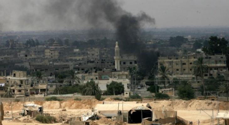 الجيش المصري يُفجر نفقاً على حدود غزة 
