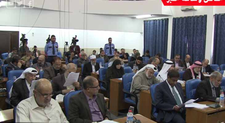 بالفيديو: التشريعي يعقد جلسة طارئة بغزة بمشاركة نواب محسوبين على "دحلان"