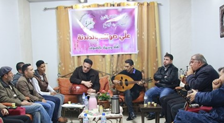 "علّي صوتك بالدندنة" أمسية موسيقية بغزة