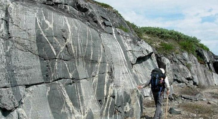 العلماء يعثرون على أقدم صخور القشرة الأرضية الأصلية عمرها 4.3 مليار عام