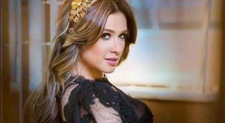 بماذا ستحتفل ياسمين عبدالعزيز؟!