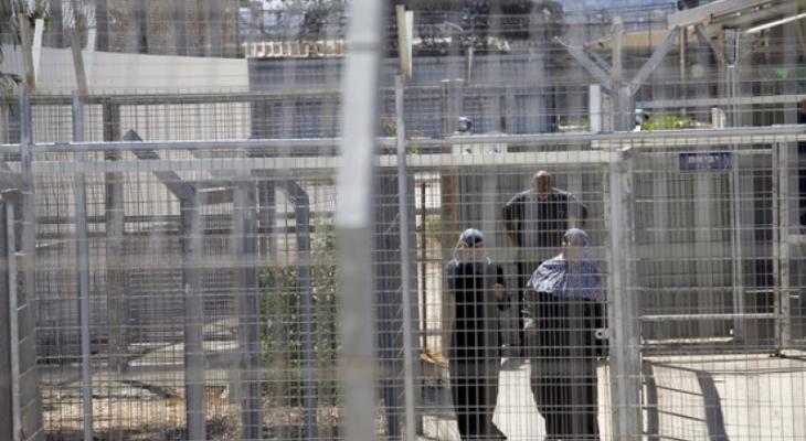 الاحتلال يُقرر تركيب هاتف عمومي للأسيرات في سجن "الدامون" 